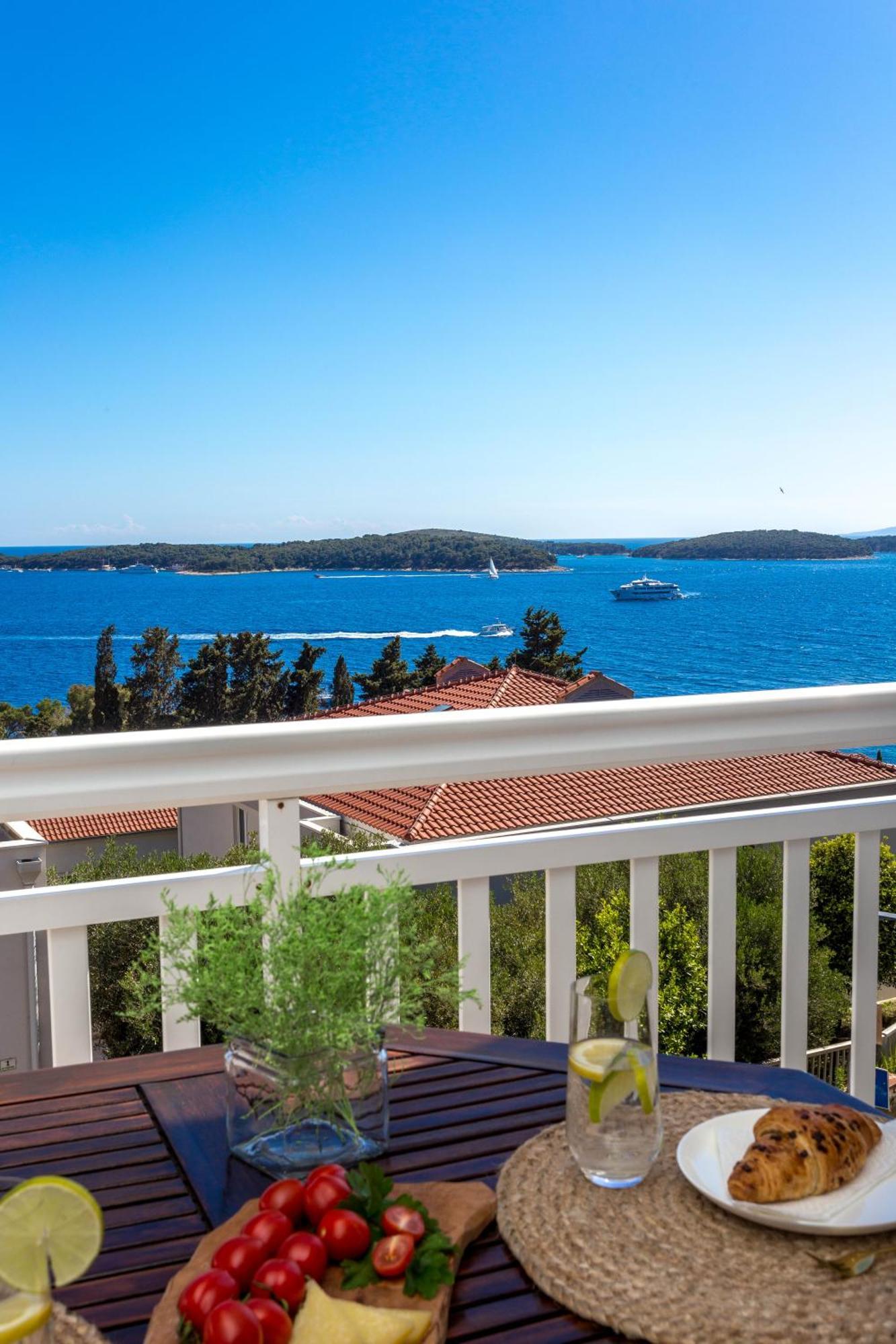Tia Hvar Top View Apartment Хвар Екстер'єр фото